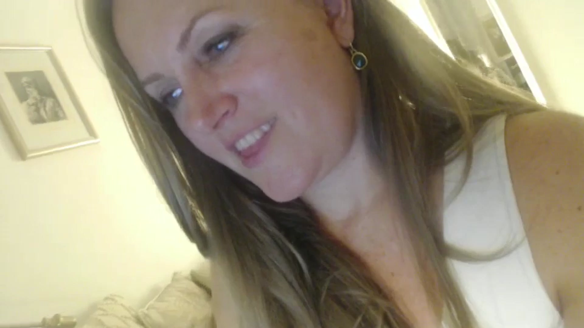 Gallery image thumbnail from JustLily's myfreecams stream on, 10/08/2024, 16:48 image 19 of 20