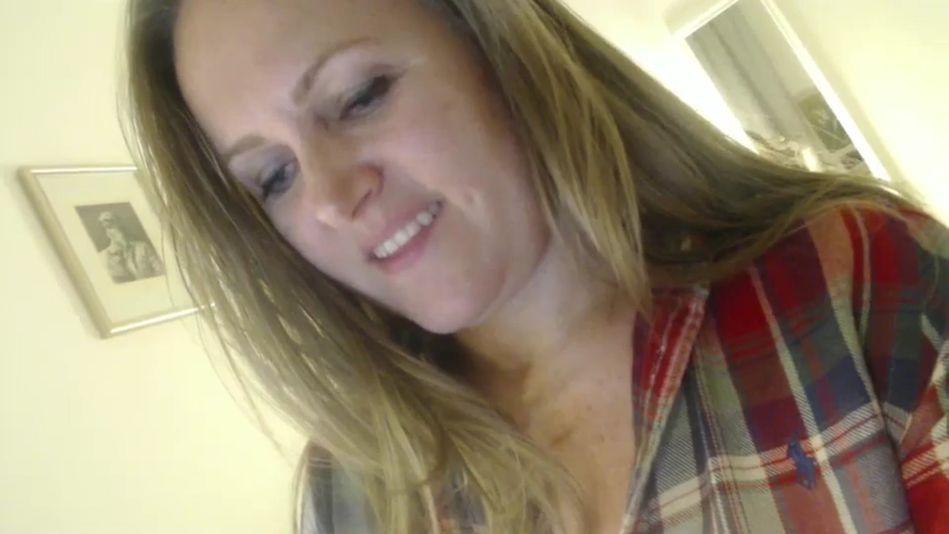 Gallery image thumbnail from JustLily's myfreecams stream on, 10/15/2024, 19:58 image 8 of 20