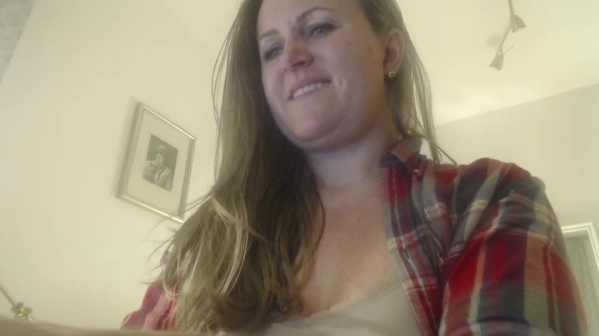 Gallery image thumbnail from JustLily's myfreecams stream on, 10/15/2024, 21:23 image 18 of 20