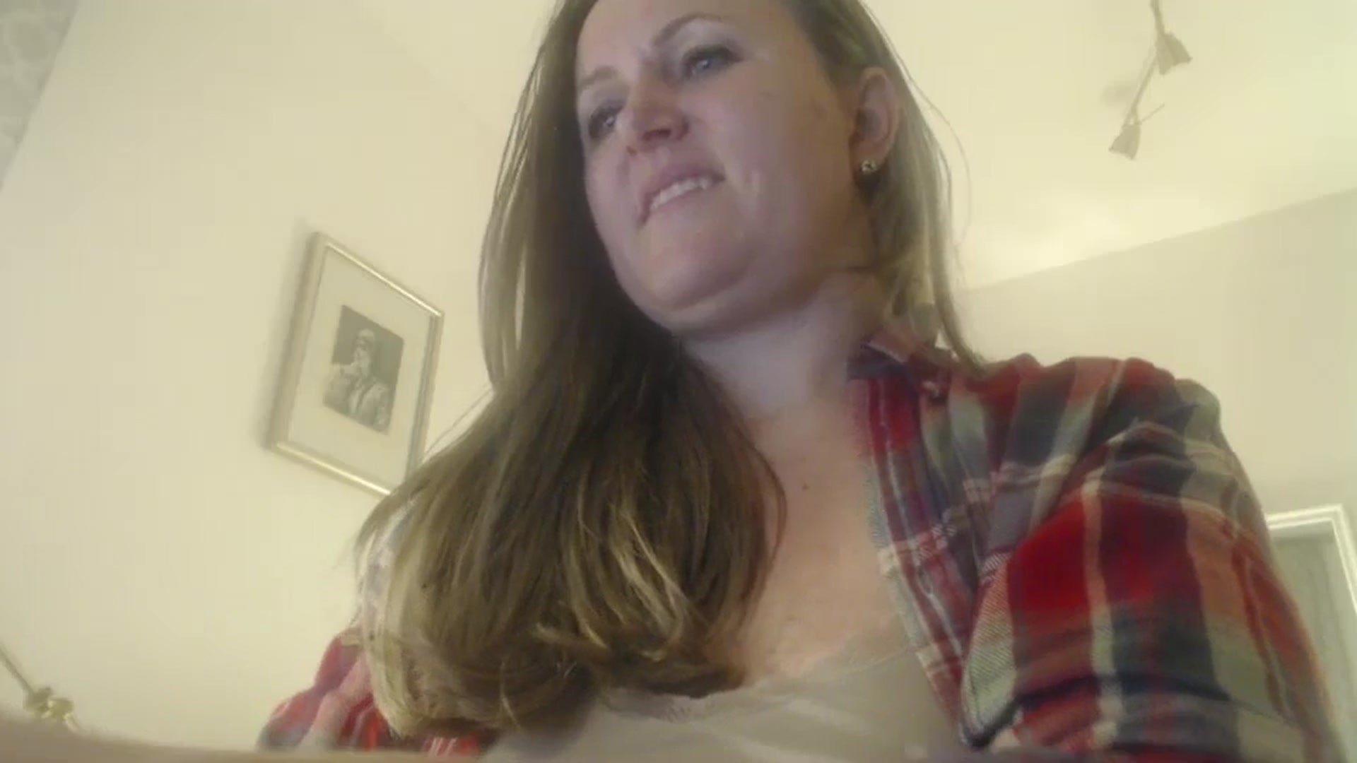 Gallery image thumbnail from JustLily's myfreecams stream on, 10/15/2024, 21:23 image 19 of 20