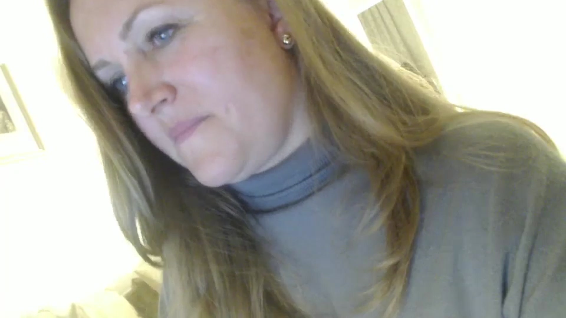 Gallery image thumbnail from JustLily's myfreecams stream on, 10/16/2024, 21:32 image 11 of 20