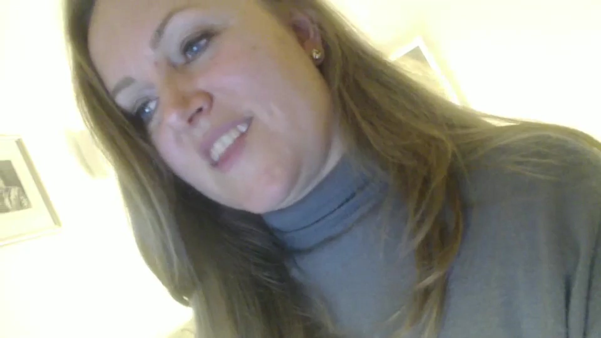 Gallery image thumbnail from JustLily's myfreecams stream on, 10/16/2024, 21:32 image 9 of 20