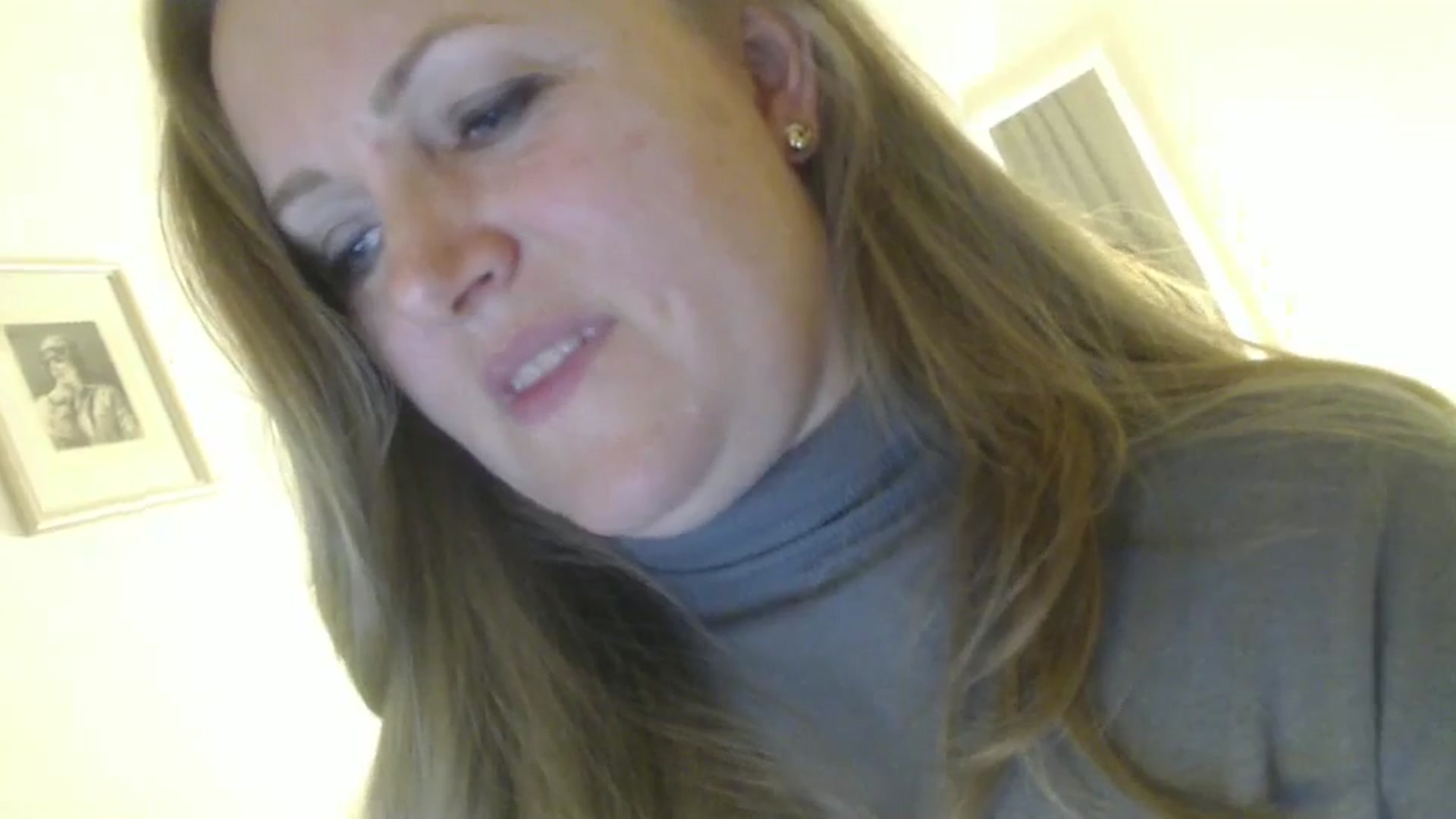 Gallery image thumbnail from JustLily's myfreecams stream on, 10/16/2024, 21:32 image 7 of 20