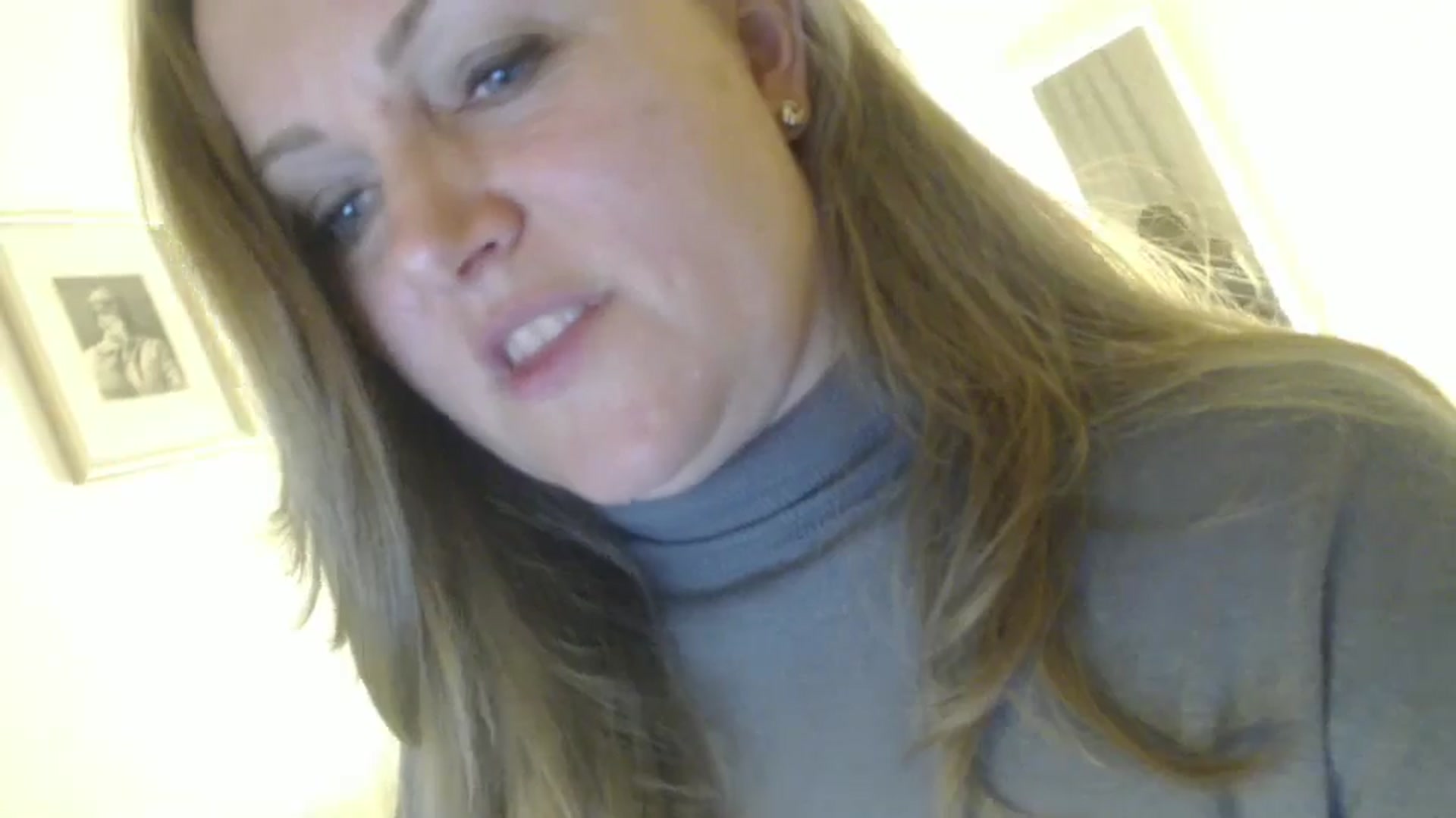 Gallery image thumbnail from JustLily's myfreecams stream on, 10/16/2024, 21:32 image 6 of 20