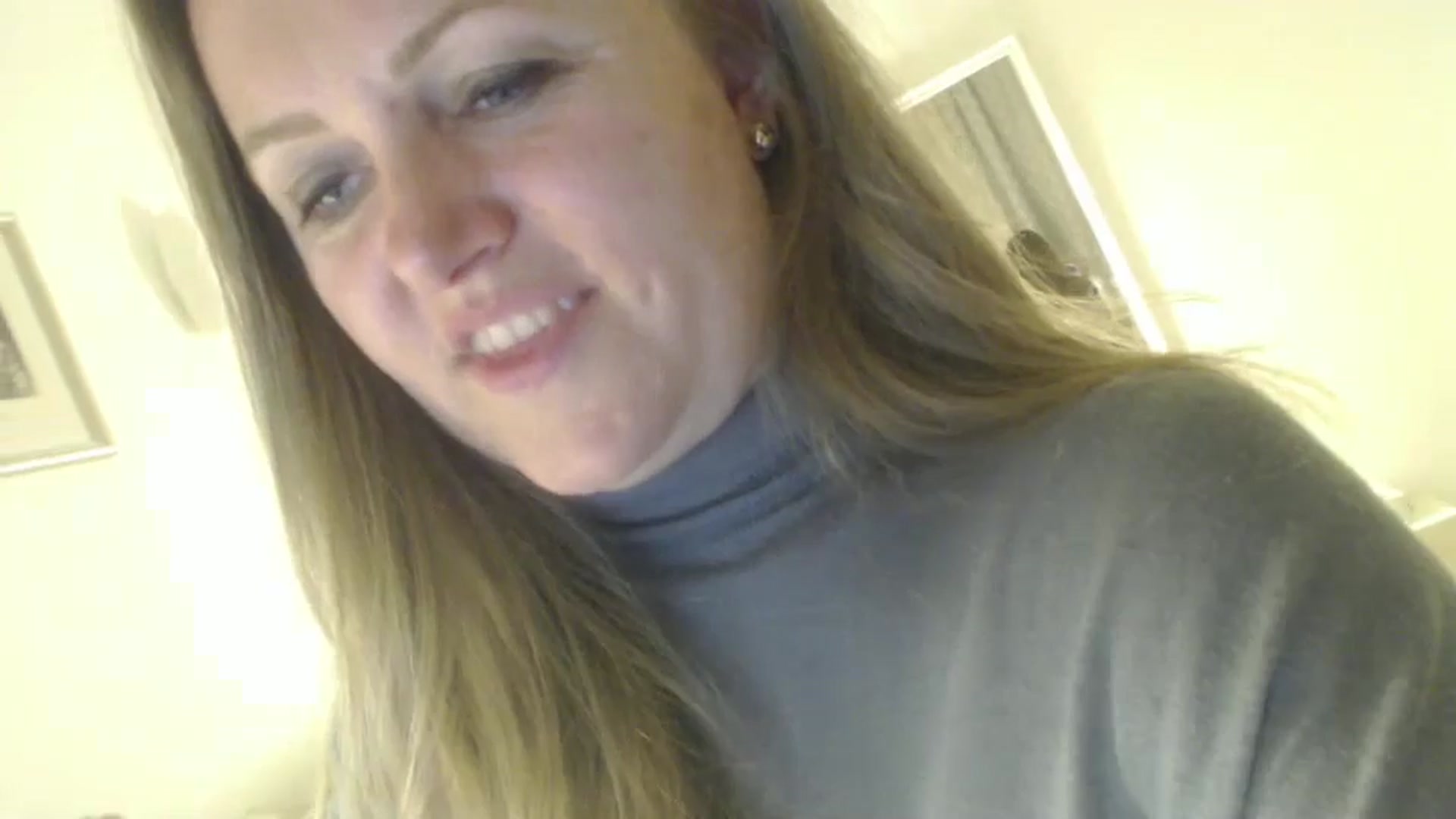 Gallery image thumbnail from JustLily's myfreecams stream on, 10/16/2024, 21:32 image 15 of 20
