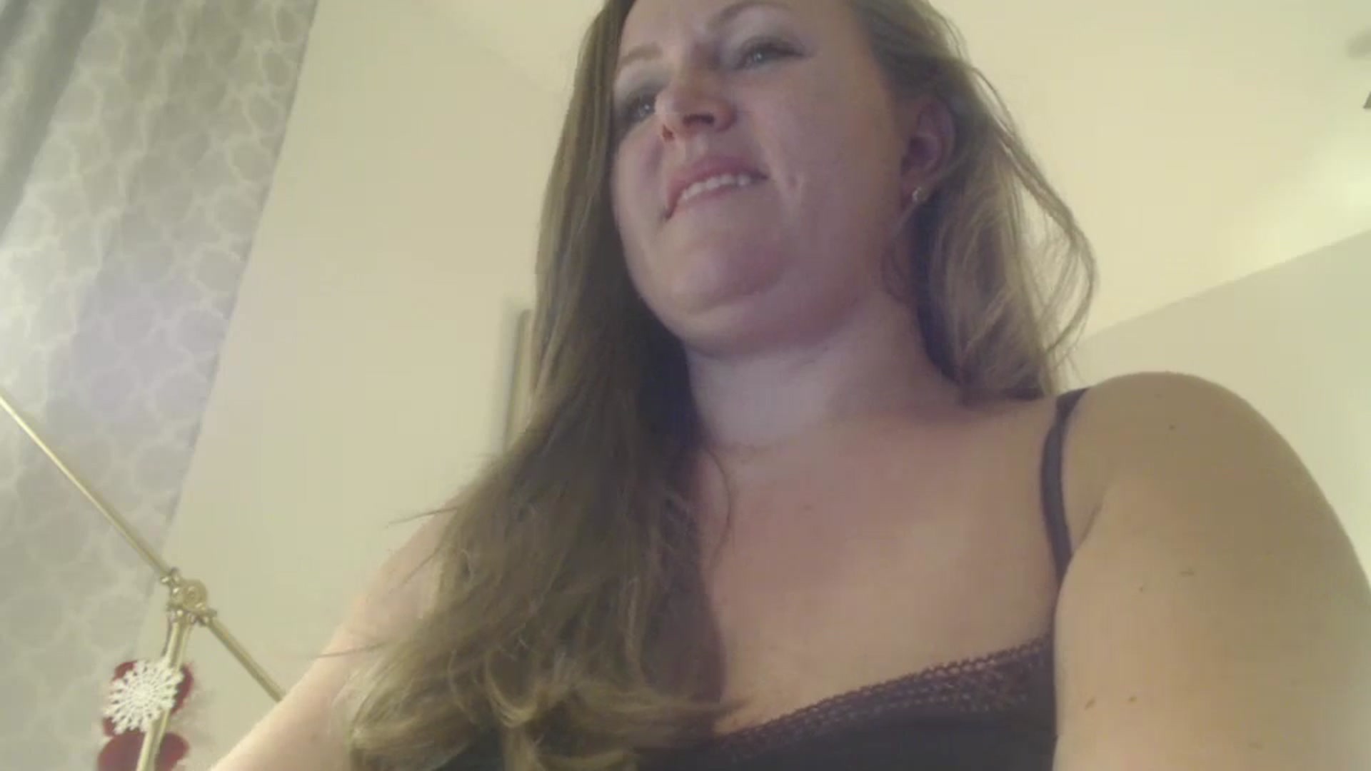 Gallery image thumbnail from JustLily's myfreecams stream on, 10/18/2024, 21:24 image 9 of 20
