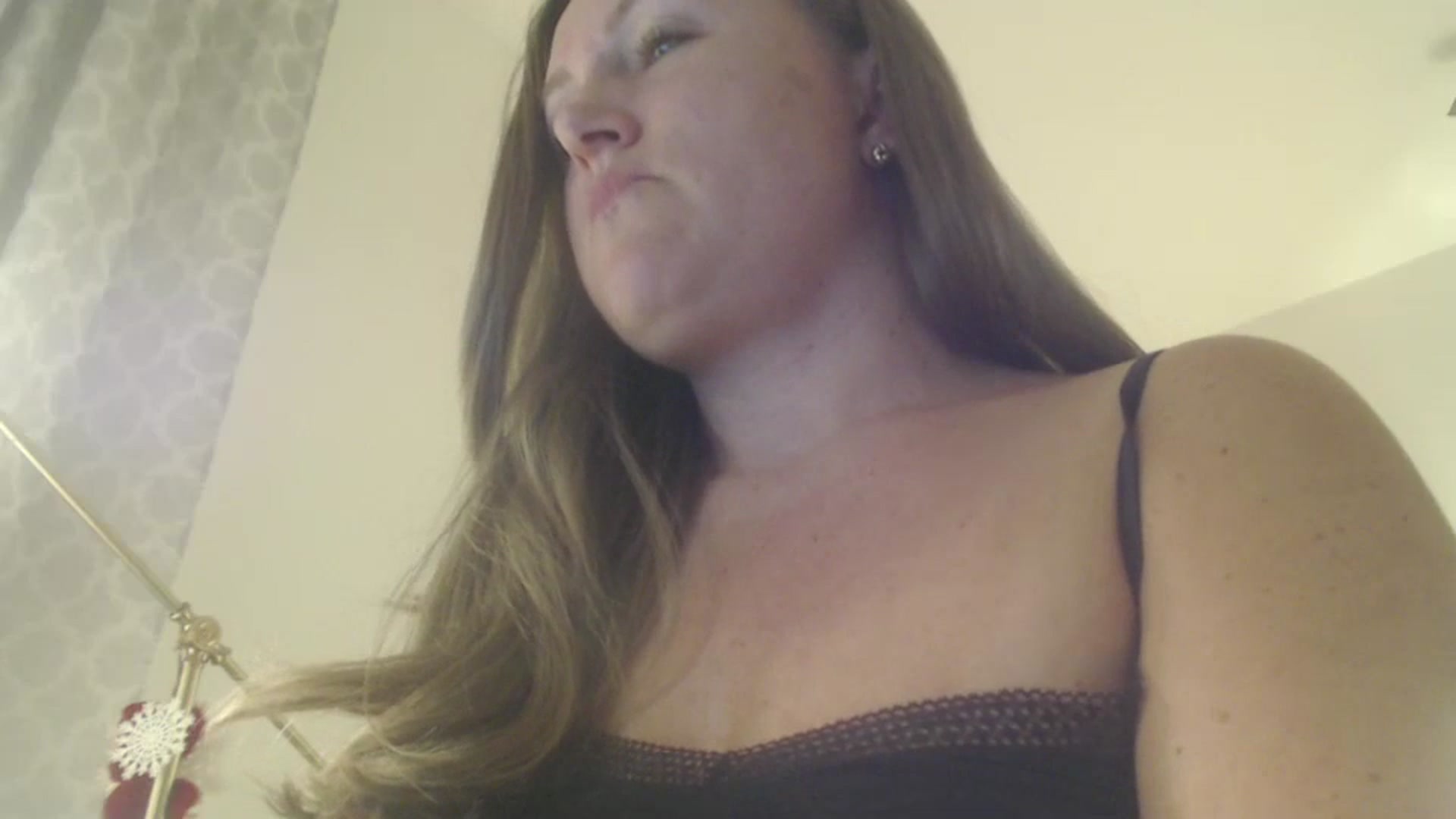 Gallery image thumbnail from JustLily's myfreecams stream on, 10/18/2024, 21:24 image 4 of 20