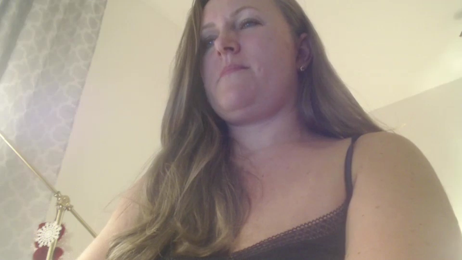 Gallery image thumbnail from JustLily's myfreecams stream on, 10/18/2024, 21:24 image 7 of 20