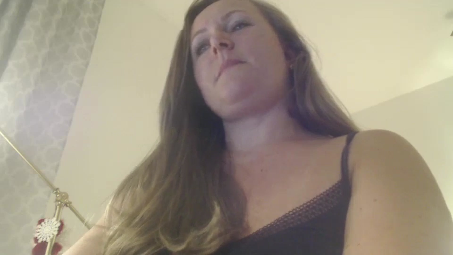 Gallery image thumbnail from JustLily's myfreecams stream on, 10/18/2024, 21:24 image 10 of 20