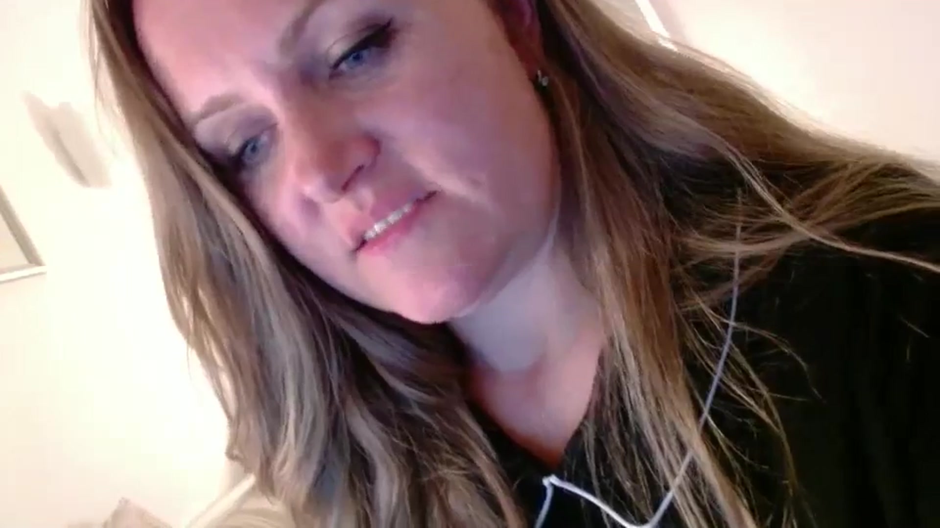 Gallery image thumbnail from JustLily's myfreecams stream on, 10/29/2024, 22:02 image 8 of 20