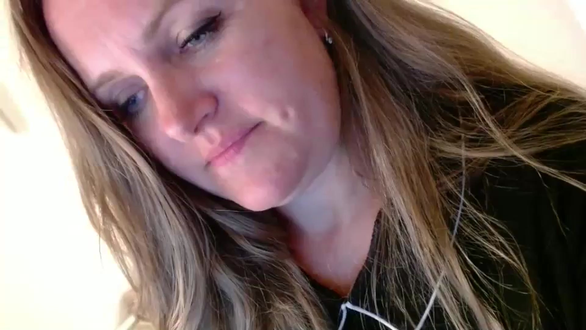 Gallery image thumbnail from JustLily's myfreecams stream on, 10/29/2024, 22:02 image 10 of 20