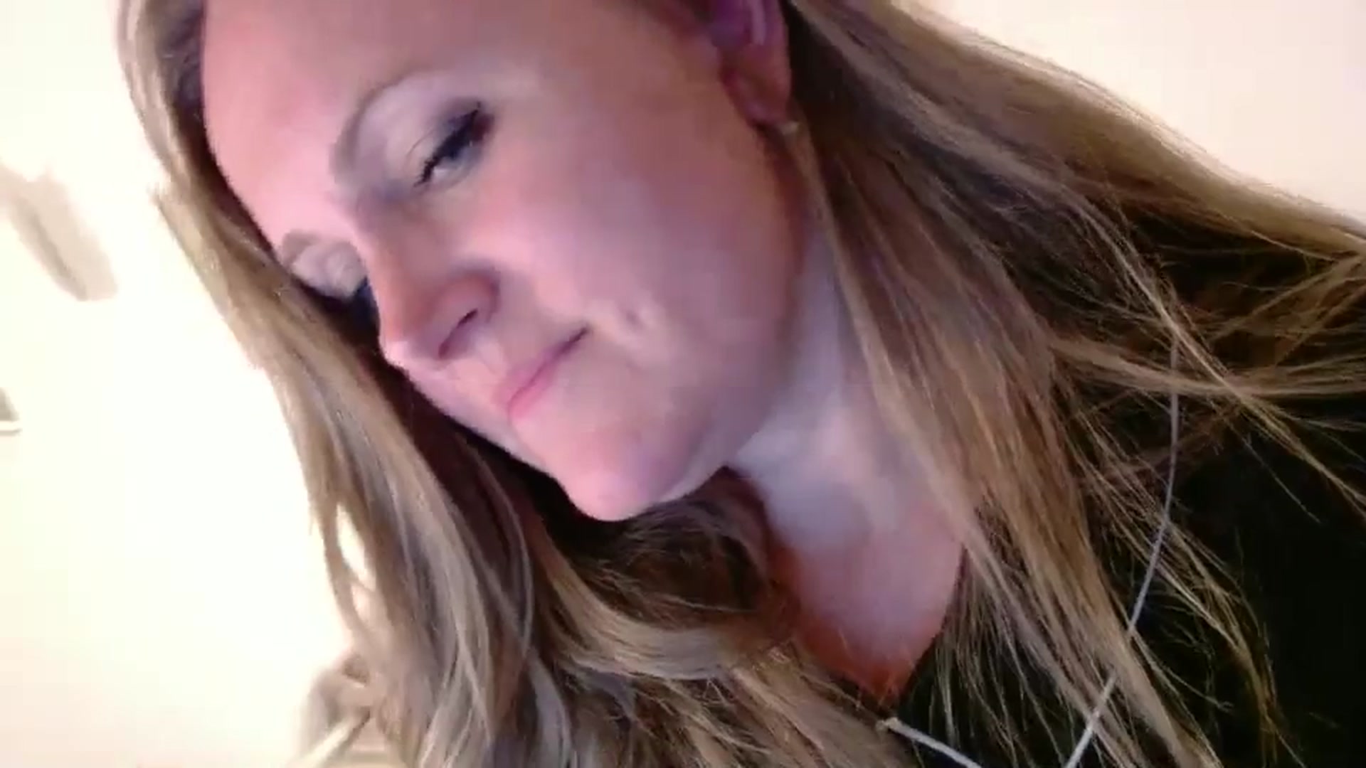 Gallery image thumbnail from JustLily's myfreecams stream on, 10/29/2024, 22:02 image 13 of 20