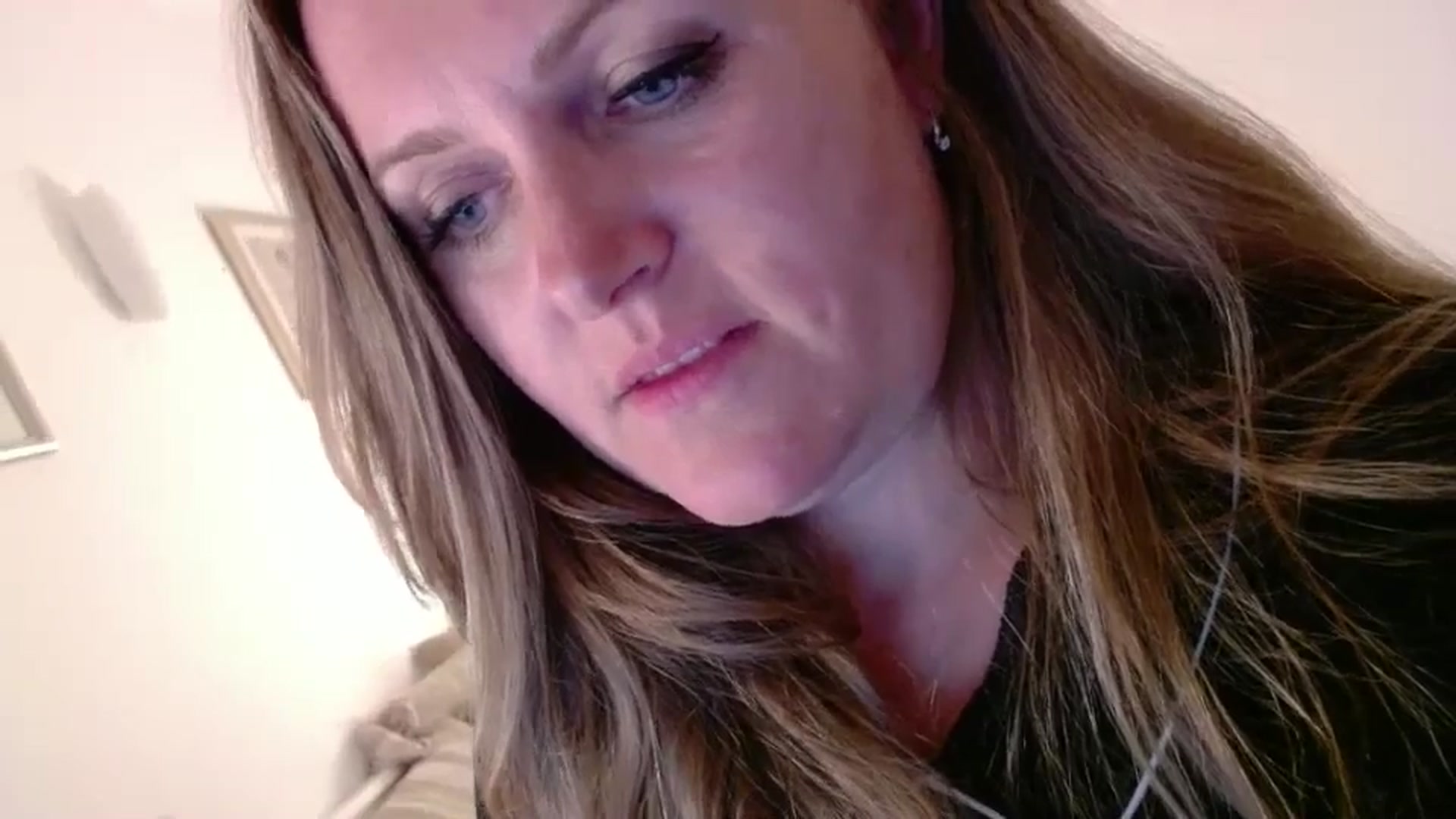 Gallery image thumbnail from JustLily's myfreecams stream on, 10/29/2024, 22:02 image 16 of 20