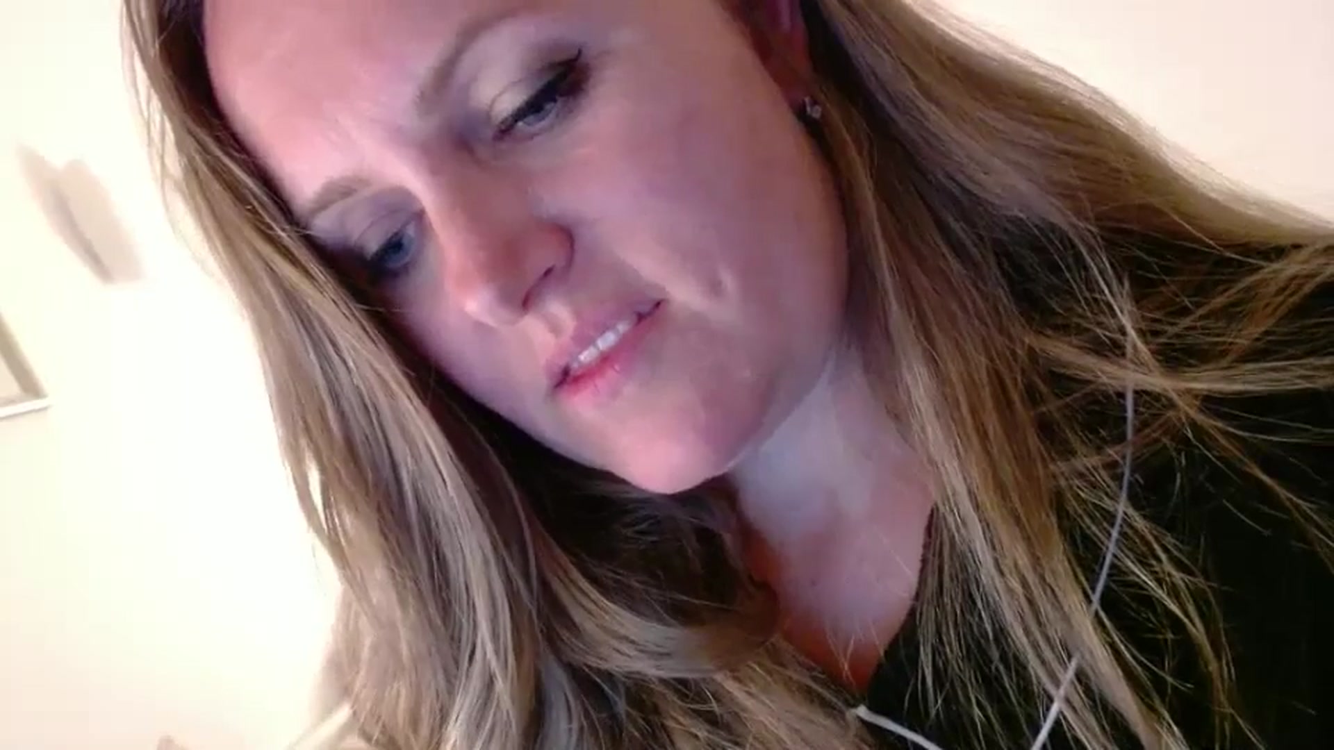 Gallery image thumbnail from JustLily's myfreecams stream on, 10/29/2024, 22:02 image 14 of 20