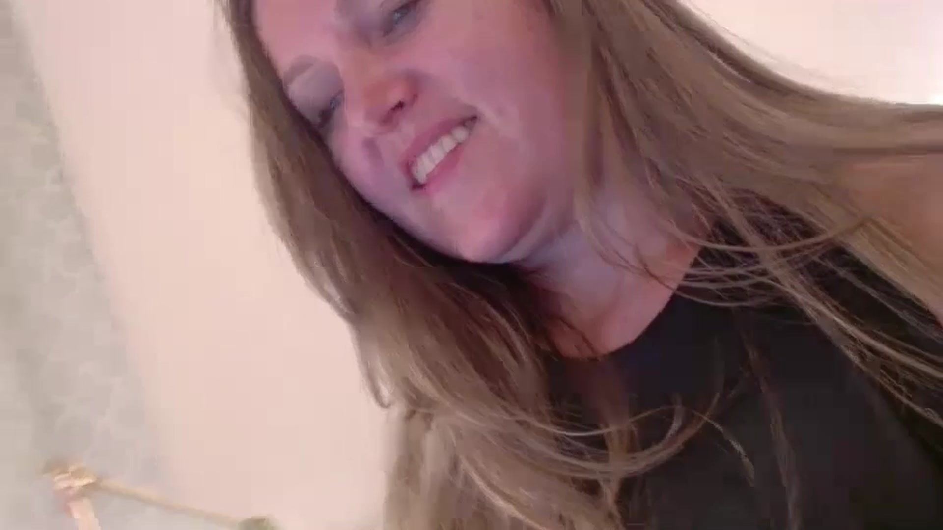 Gallery image thumbnail from JustLily's myfreecams stream on, 11/04/2024, 22:47 image 19 of 20