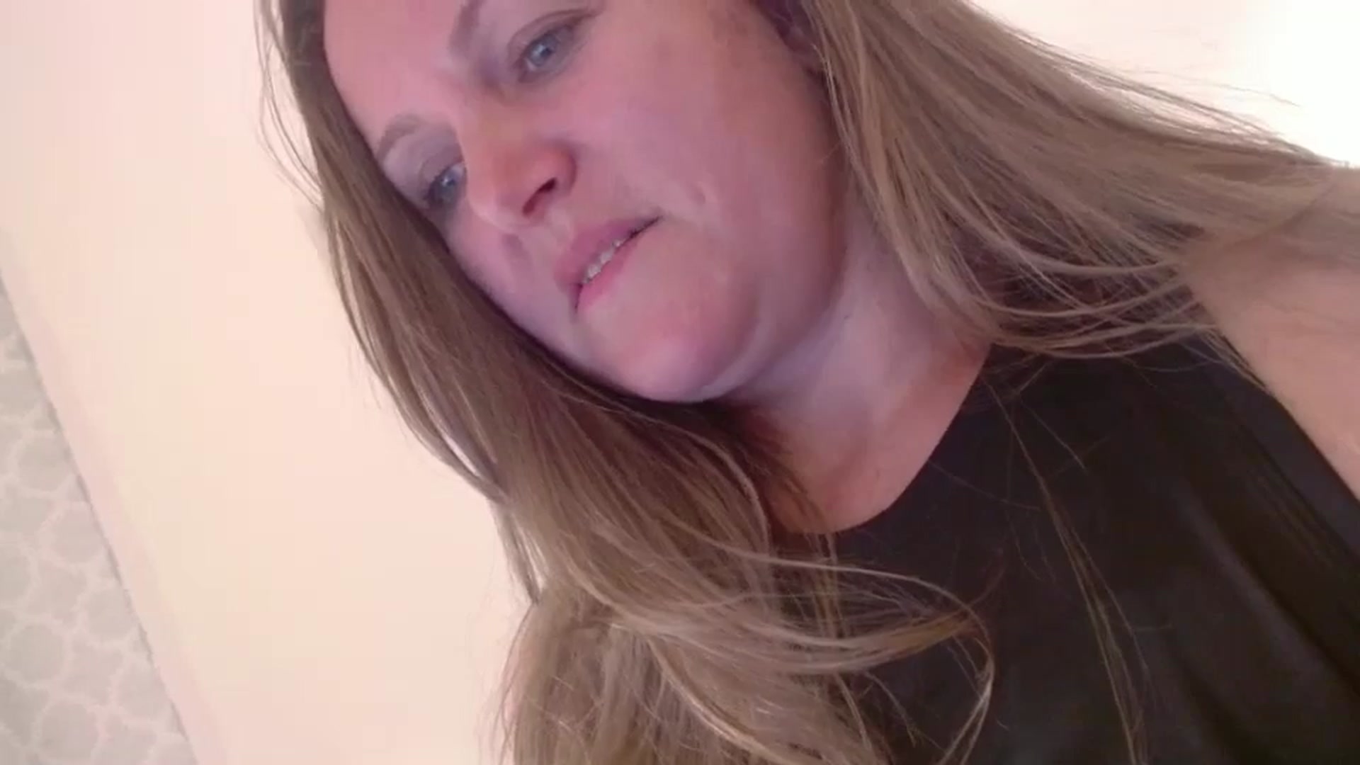Gallery image thumbnail from JustLily's myfreecams stream on, 11/04/2024, 22:47 image 15 of 20