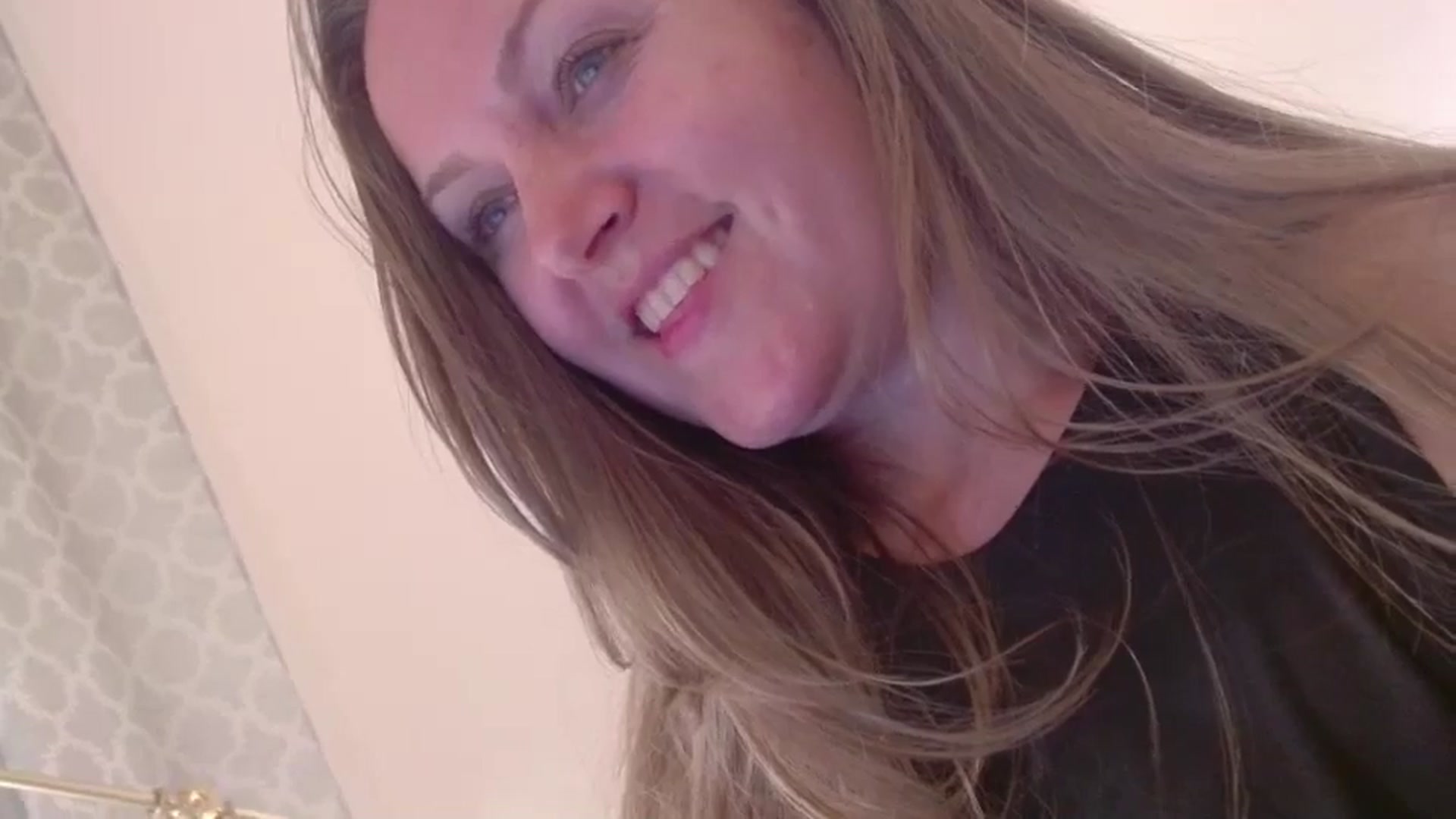 Gallery image thumbnail from JustLily's myfreecams stream on, 11/04/2024, 22:47 image 18 of 20