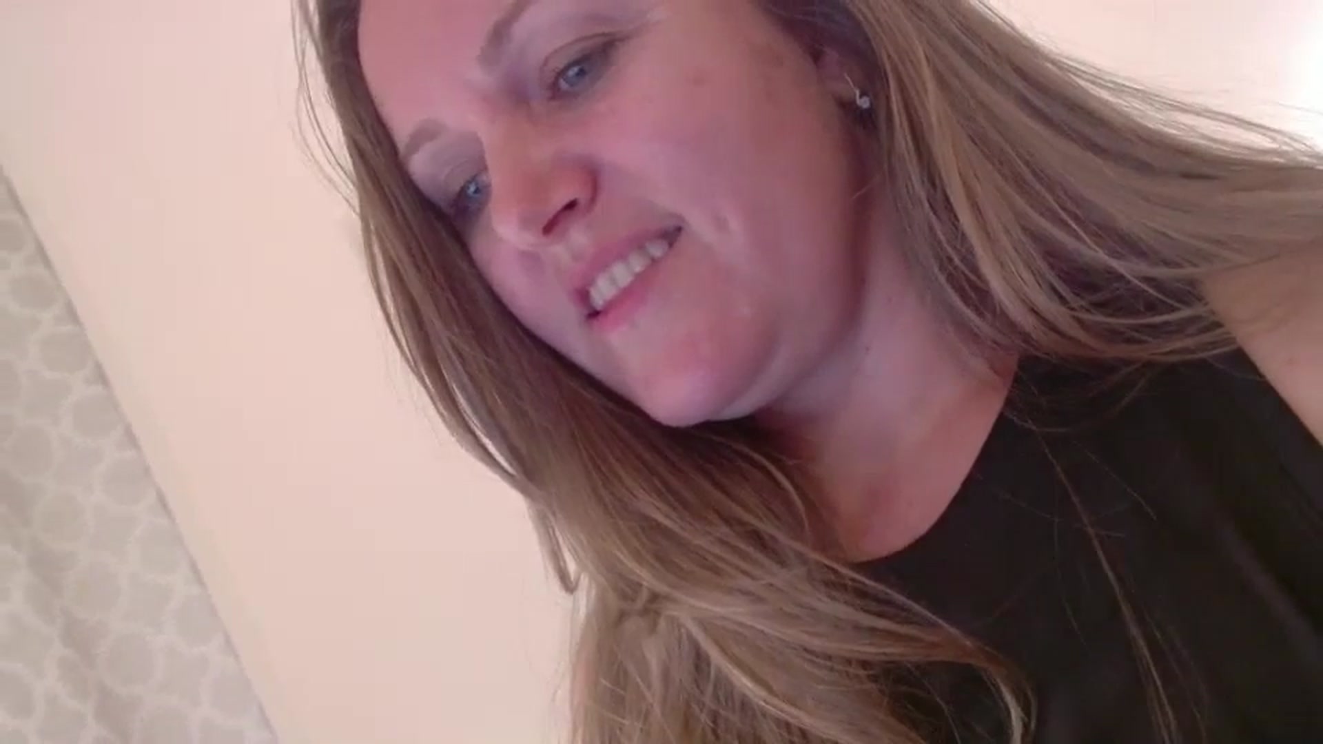Gallery image thumbnail from JustLily's myfreecams stream on, 11/04/2024, 22:47 image 13 of 20