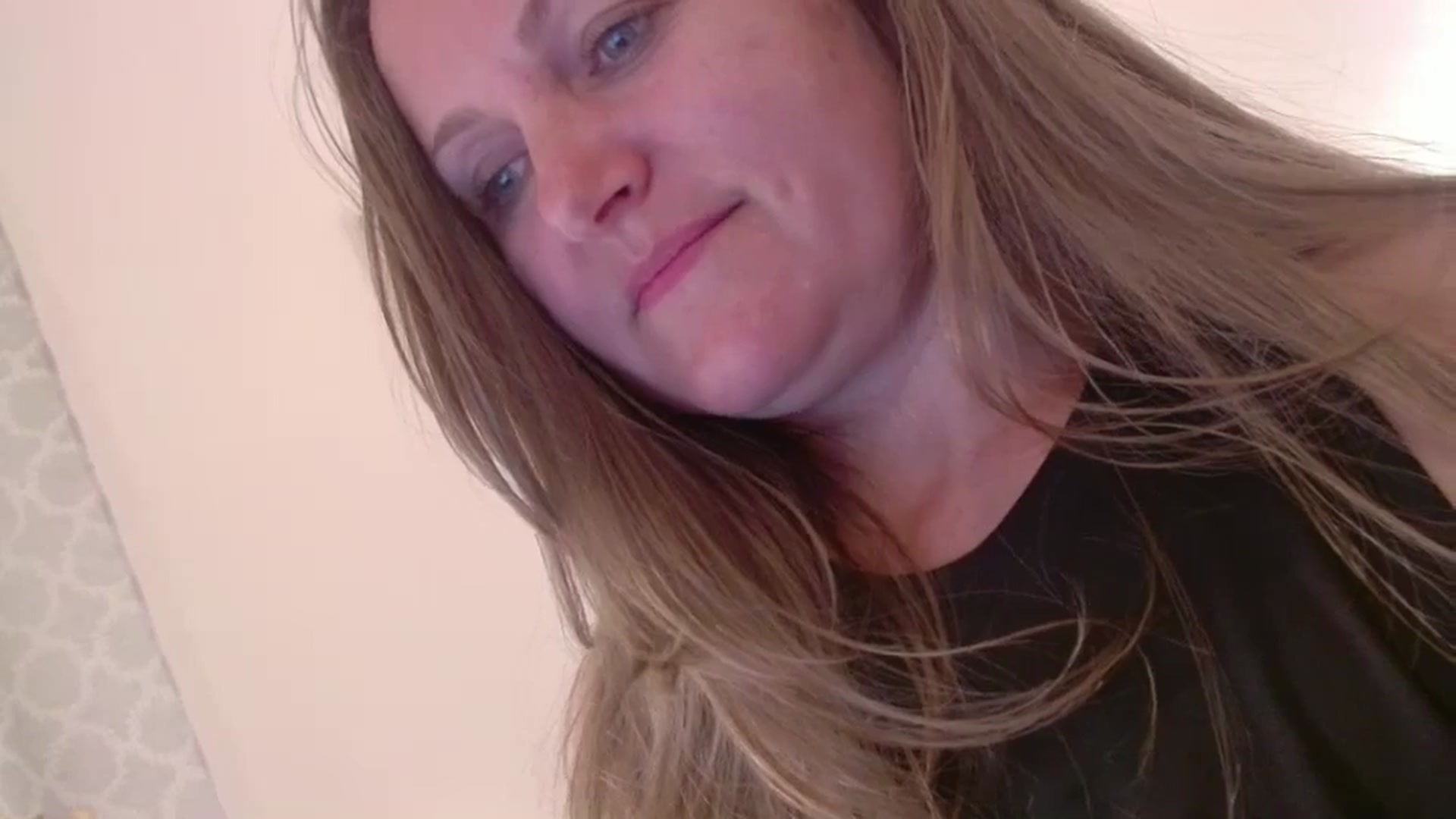 Gallery image thumbnail from JustLily's myfreecams stream on, 11/04/2024, 22:47 image 17 of 20
