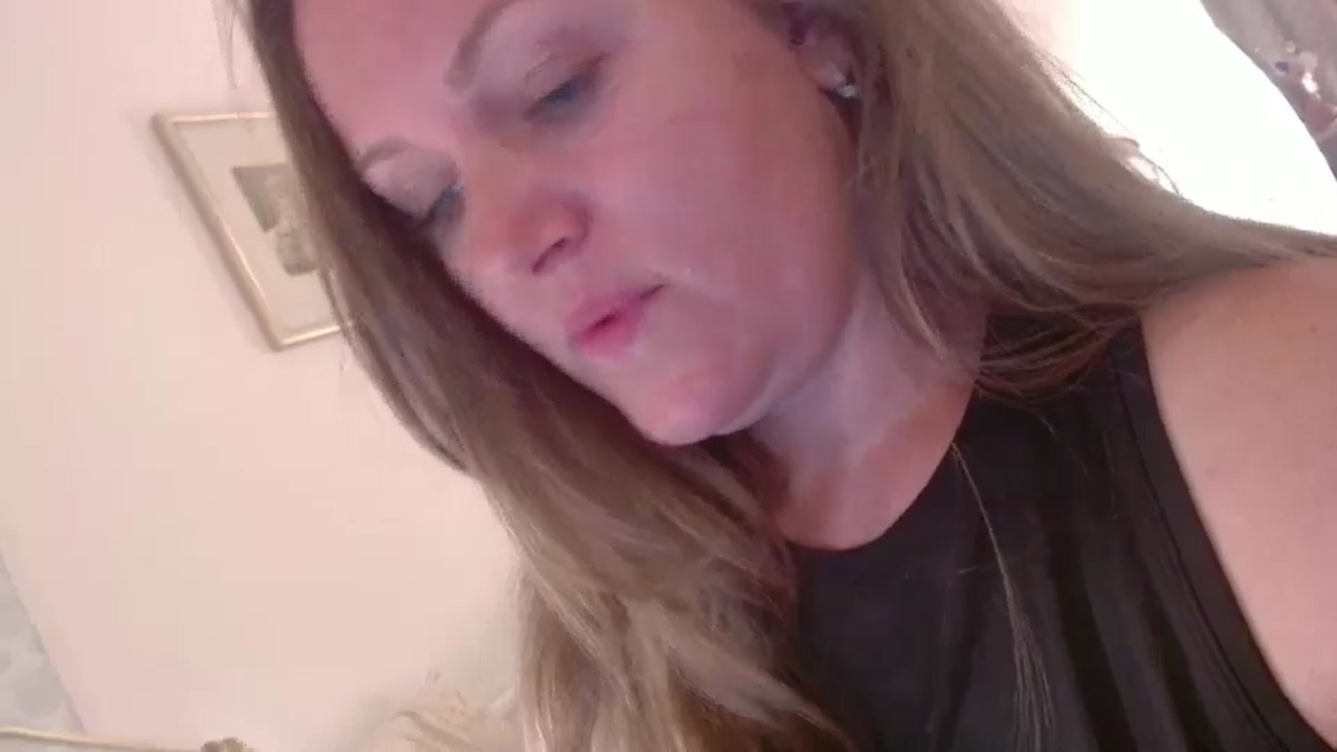 Gallery image thumbnail from JustLily's myfreecams stream on, 11/04/2024, 22:47 image 4 of 20