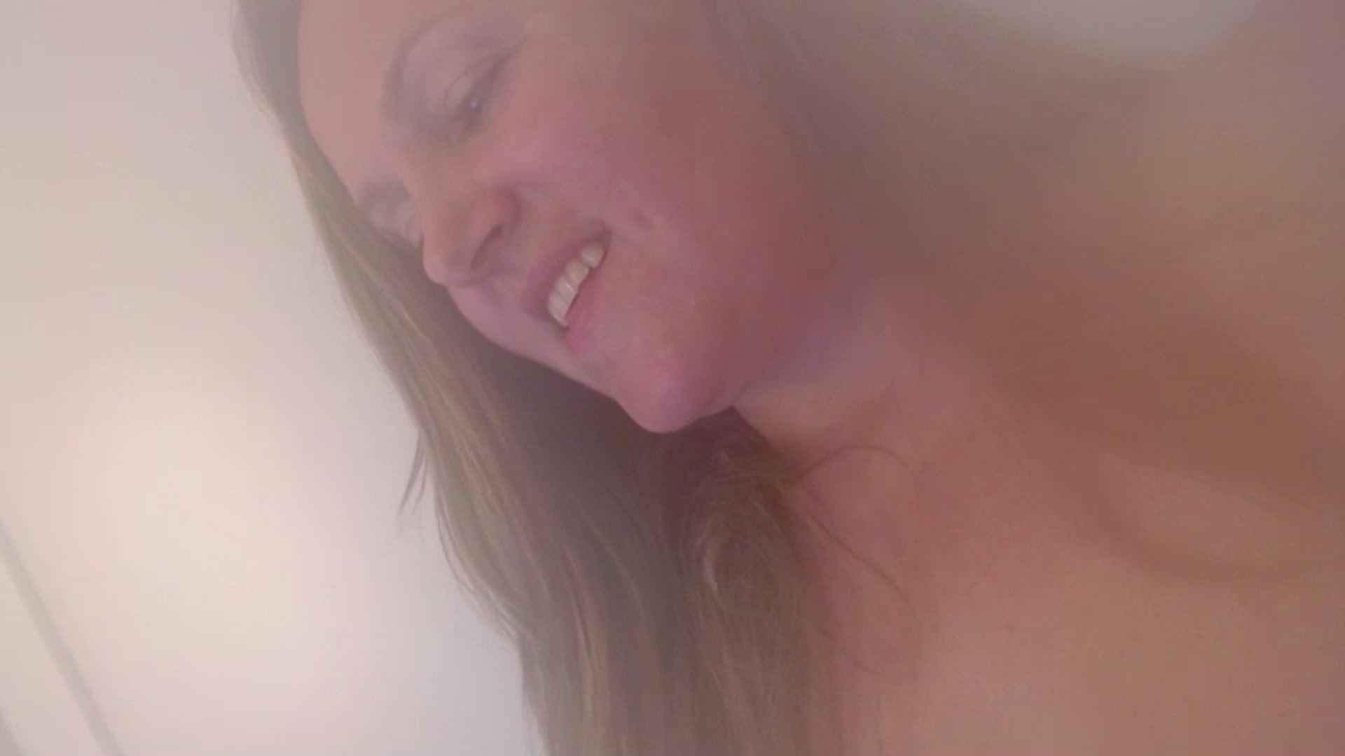 Gallery image thumbnail from JustLily's myfreecams stream on, 11/08/2024, 18:58 image 6 of 20