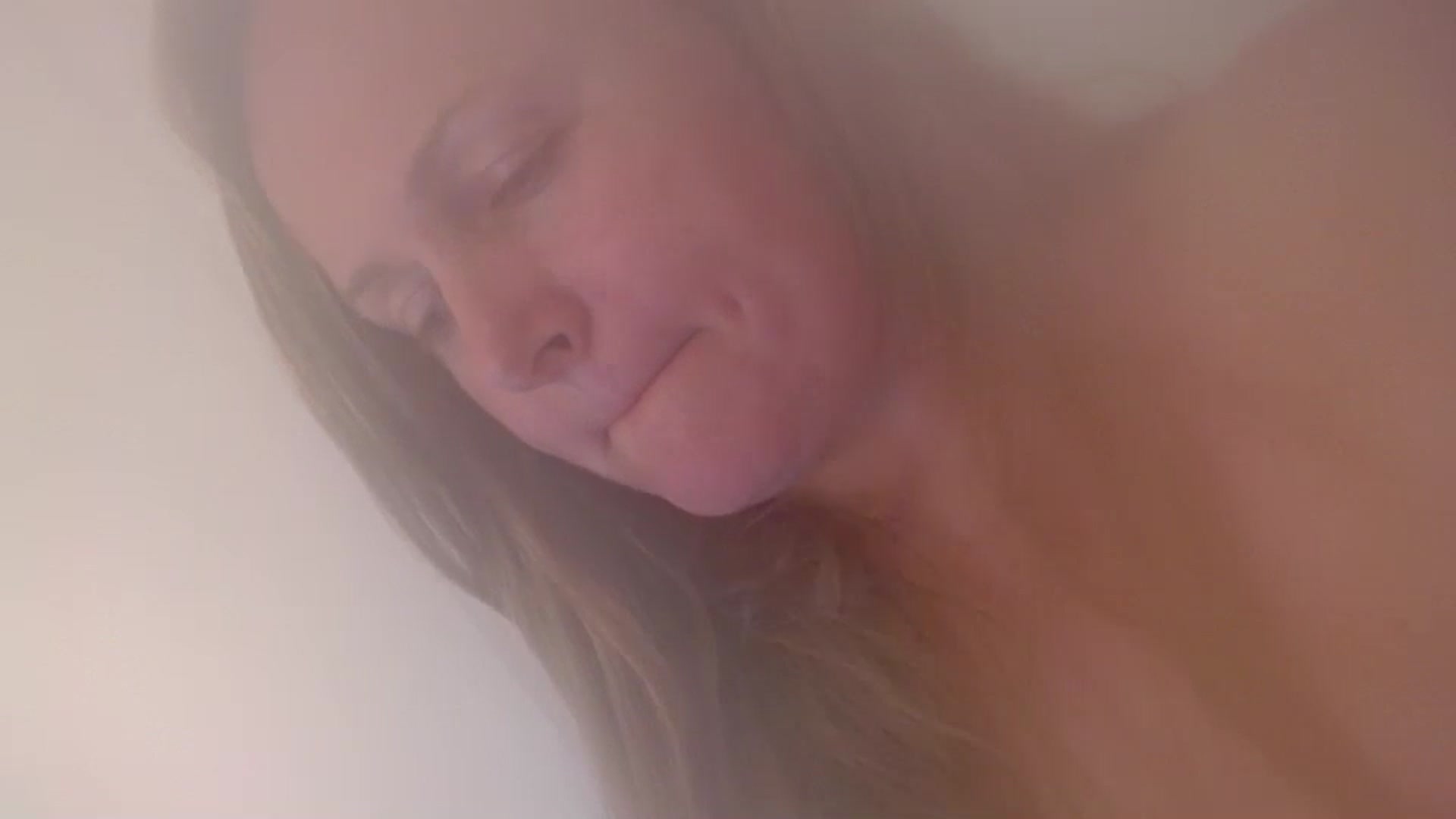 Gallery image thumbnail from JustLily's myfreecams stream on, 11/08/2024, 18:58 image 9 of 20