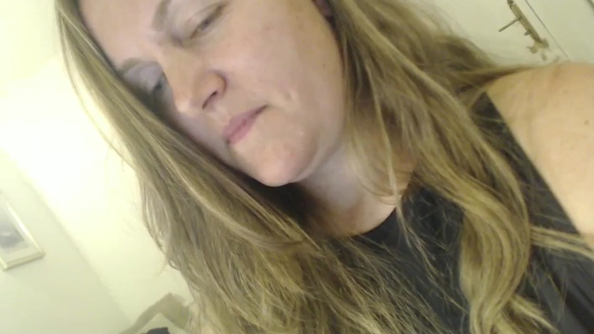 Gallery image thumbnail from JustLily's myfreecams stream on, 11/15/2024, 23:22 image 17 of 20