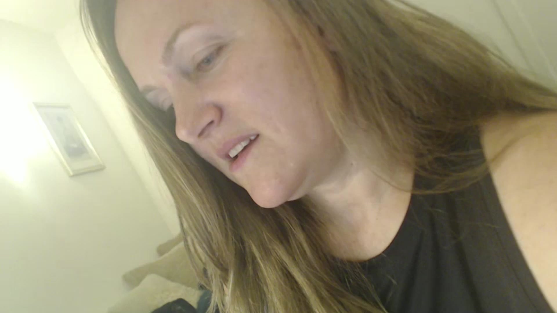 Gallery image thumbnail from JustLily's myfreecams stream on, 11/15/2024, 23:22 image 5 of 20