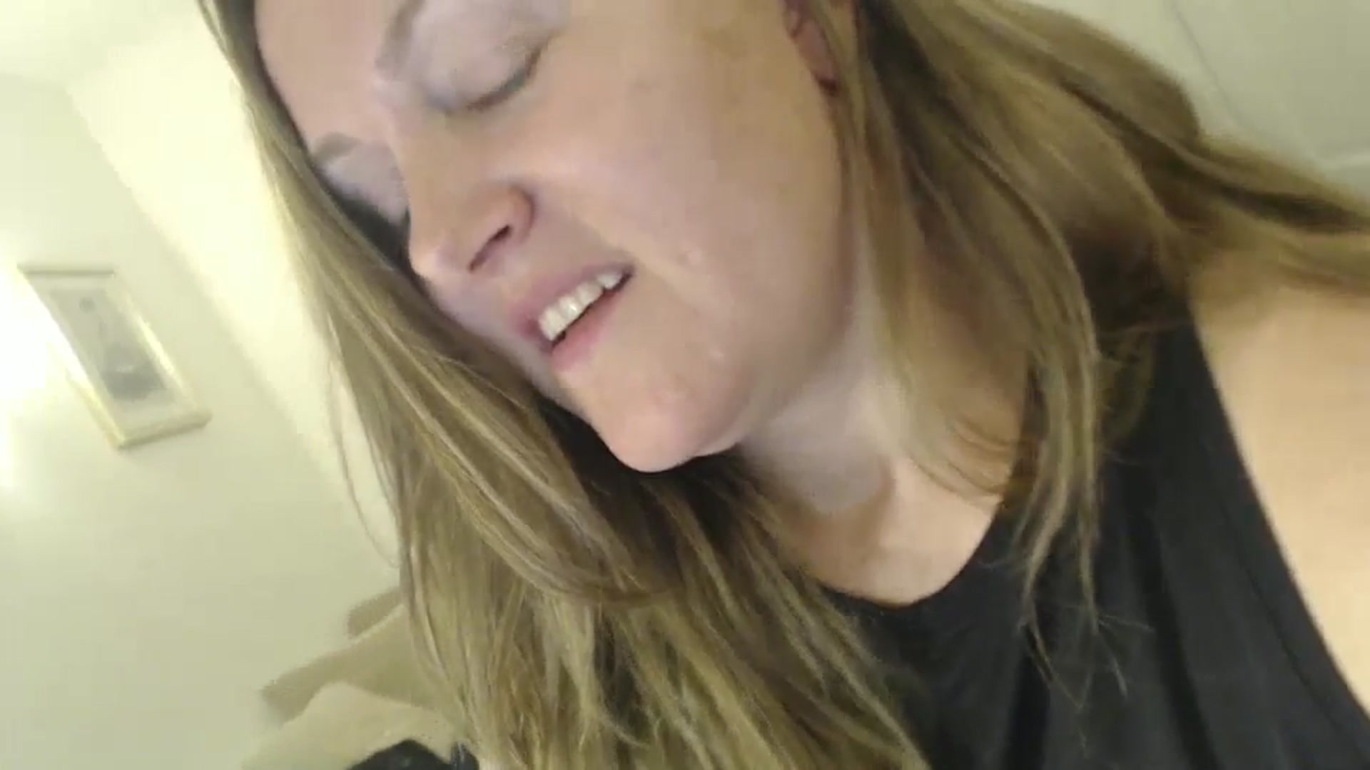 Gallery image thumbnail from JustLily's myfreecams stream on, 11/15/2024, 23:22 image 13 of 20