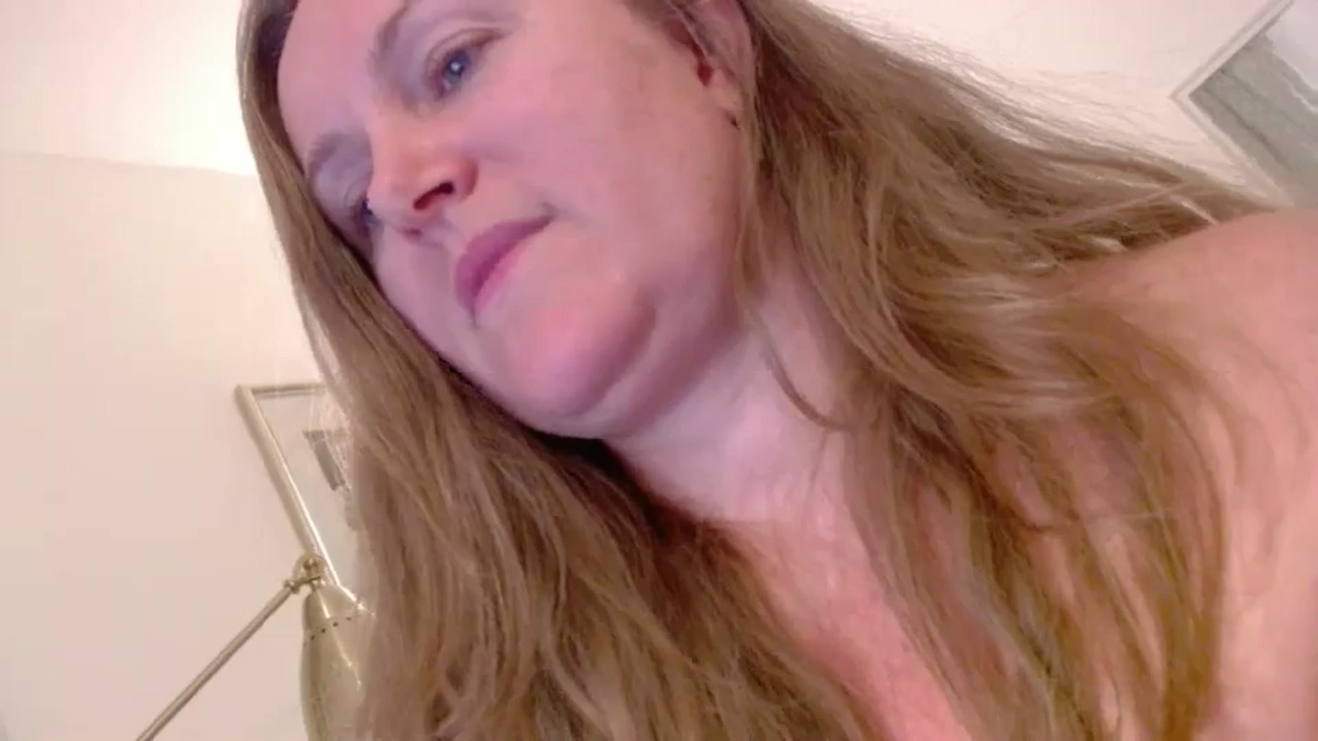 Gallery image thumbnail from JustLily's myfreecams stream on, 11/22/2024, 24:05 image 10 of 20