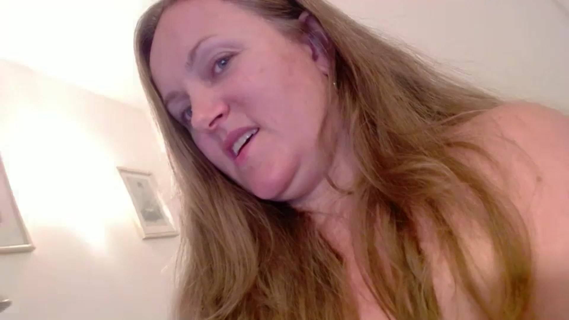 Gallery image thumbnail from JustLily's myfreecams stream on, 11/22/2024, 24:05 image 14 of 20