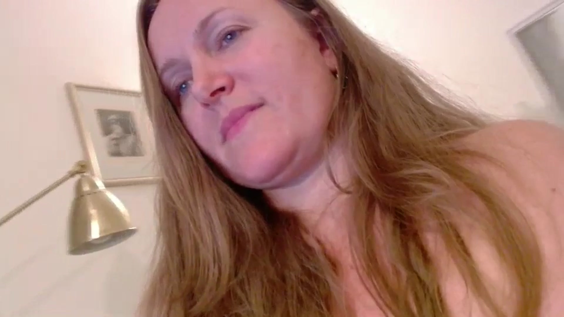 Gallery image thumbnail from JustLily's myfreecams stream on, 11/22/2024, 24:05 image 17 of 20