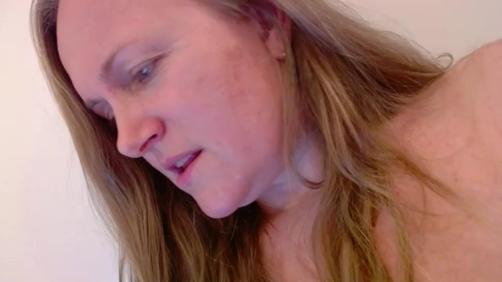Gallery image thumbnail from JustLily's myfreecams stream on, 11/22/2024, 24:05 image 2 of 20