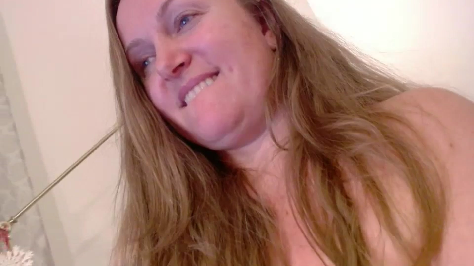 Gallery image thumbnail from JustLily's myfreecams stream on, 11/22/2024, 24:05 image 15 of 20