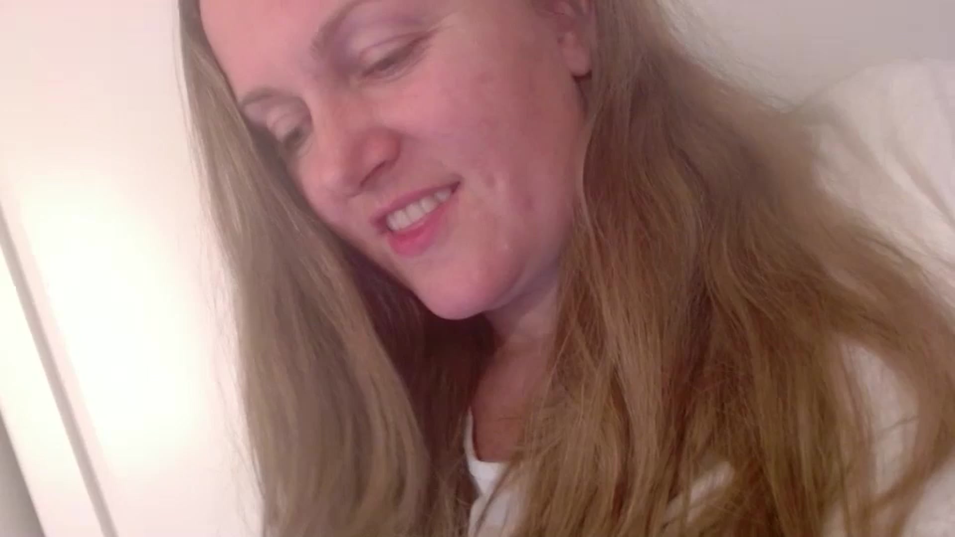 Gallery image thumbnail from JustLily's myfreecams stream on, 11/22/2024, 23:02 image 11 of 20
