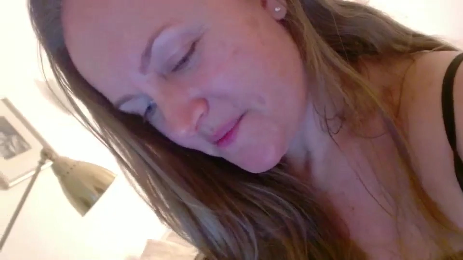 Gallery image thumbnail from JustLily's myfreecams stream on, 12/05/2024, 24:00 image 11 of 20