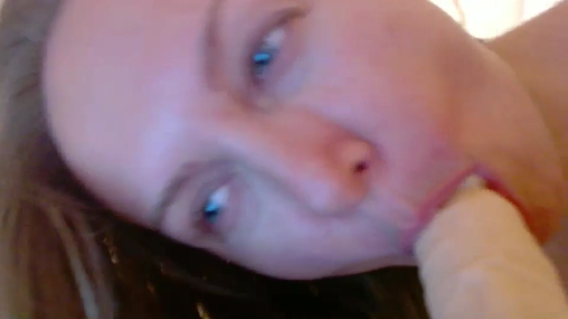 Gallery image thumbnail from JustLily's myfreecams stream on, 12/05/2024, 24:00 image 18 of 20