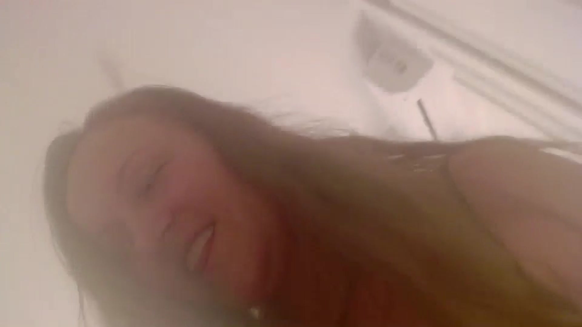 Gallery image thumbnail from JustLily's myfreecams stream on, 12/05/2024, 24:00 image 6 of 20