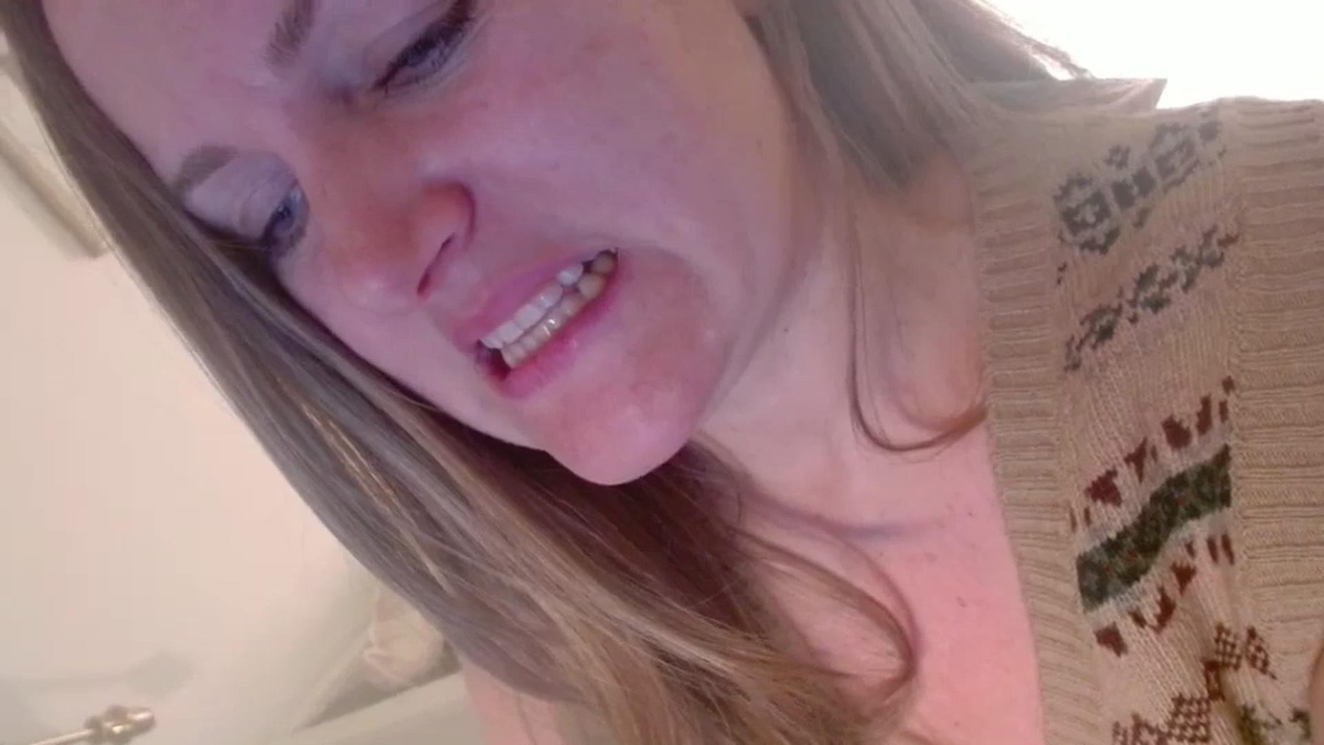 Gallery image thumbnail from JustLily's myfreecams stream on, 12/23/2024, 16:29 image 14 of 20