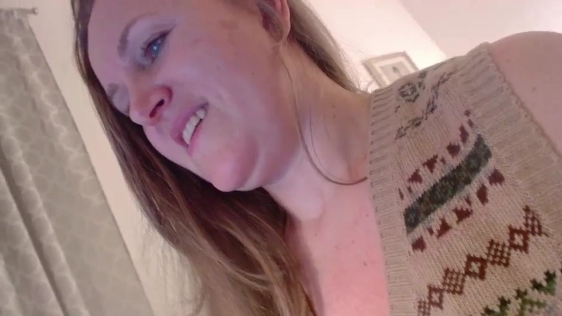 Gallery image thumbnail from JustLily's myfreecams stream on, 12/23/2024, 16:29 image 5 of 20