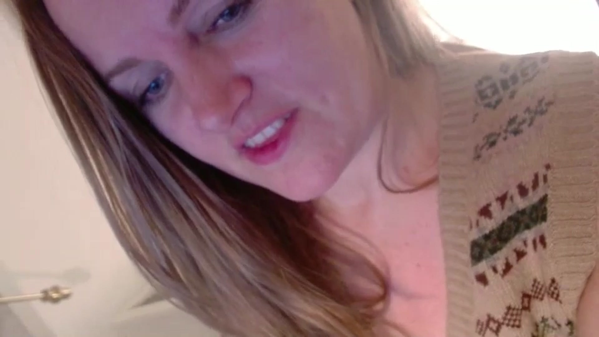 Gallery image thumbnail from JustLily's myfreecams stream on, 12/23/2024, 16:29 image 8 of 20