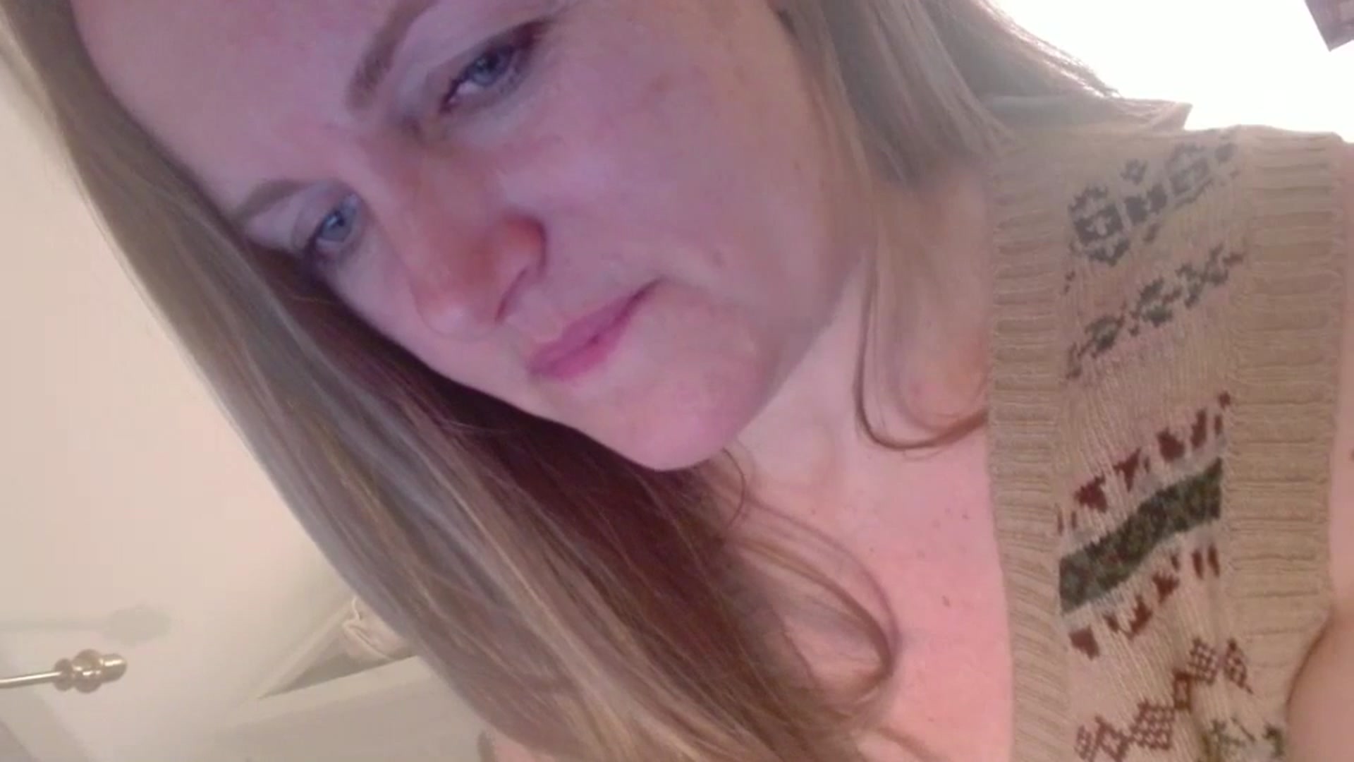 Gallery image thumbnail from JustLily's myfreecams stream on, 12/23/2024, 16:29 image 16 of 20