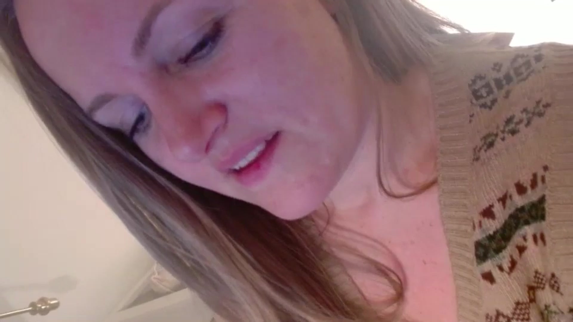 Gallery image thumbnail from JustLily's myfreecams stream on, 12/23/2024, 16:29 image 13 of 20