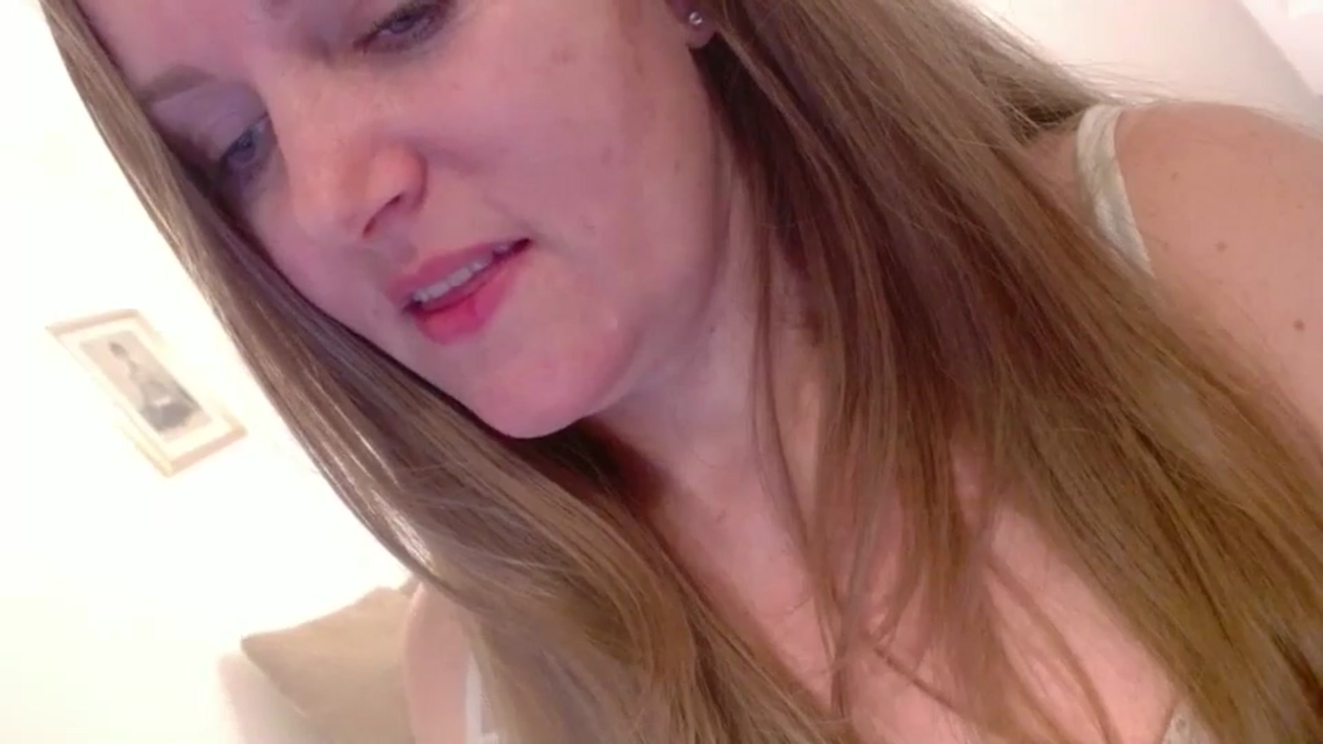 Gallery image thumbnail from JustLily's myfreecams stream on, 12/23/2024, 23:43 image 17 of 20