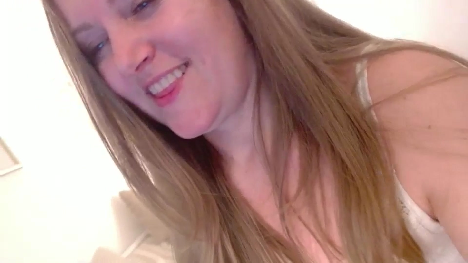 Gallery image thumbnail from JustLily's myfreecams stream on, 12/23/2024, 23:43 image 12 of 20