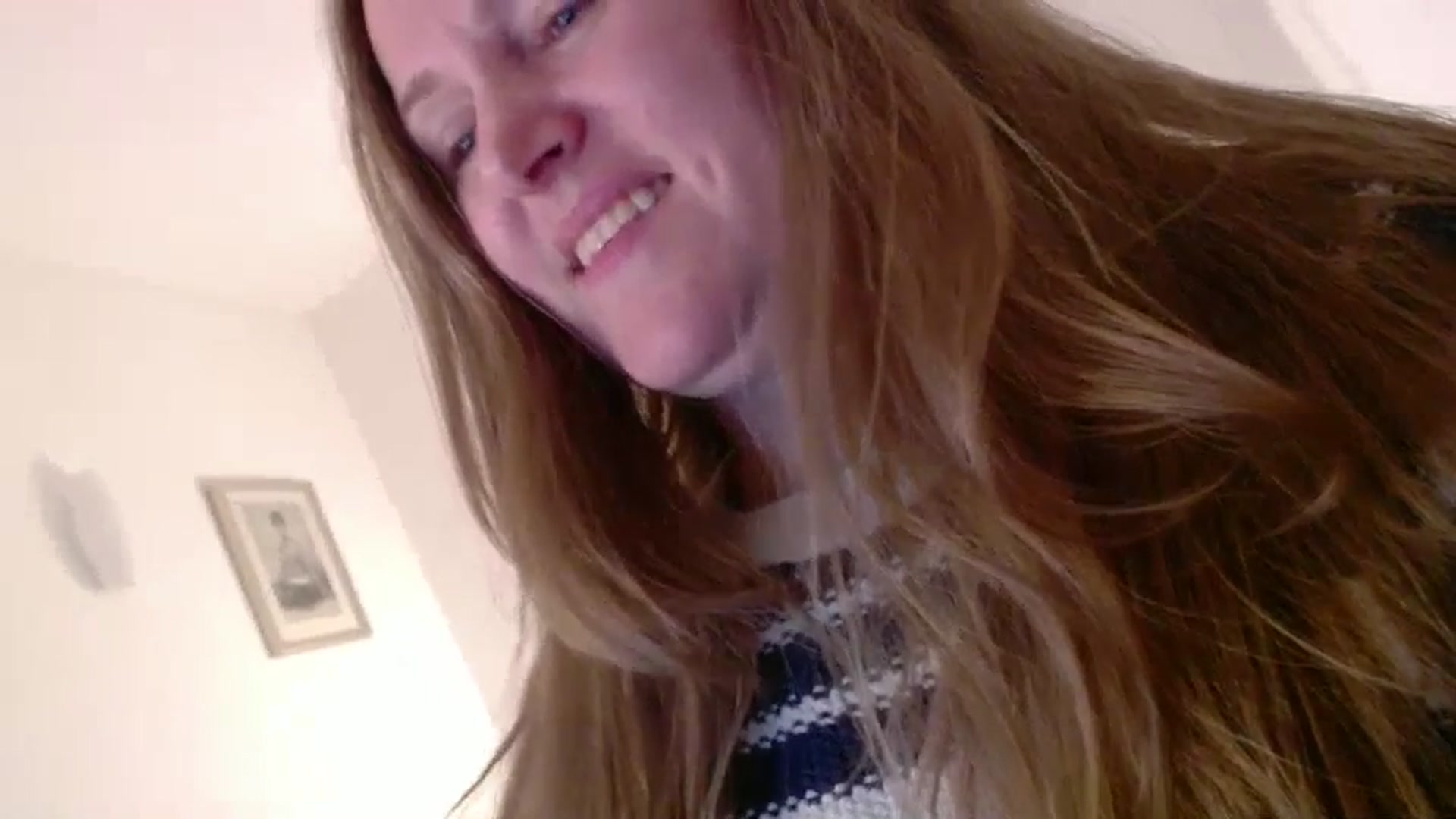 Gallery image thumbnail from JustLily's myfreecams stream on, 01/04/2025, 24:05 image 19 of 20