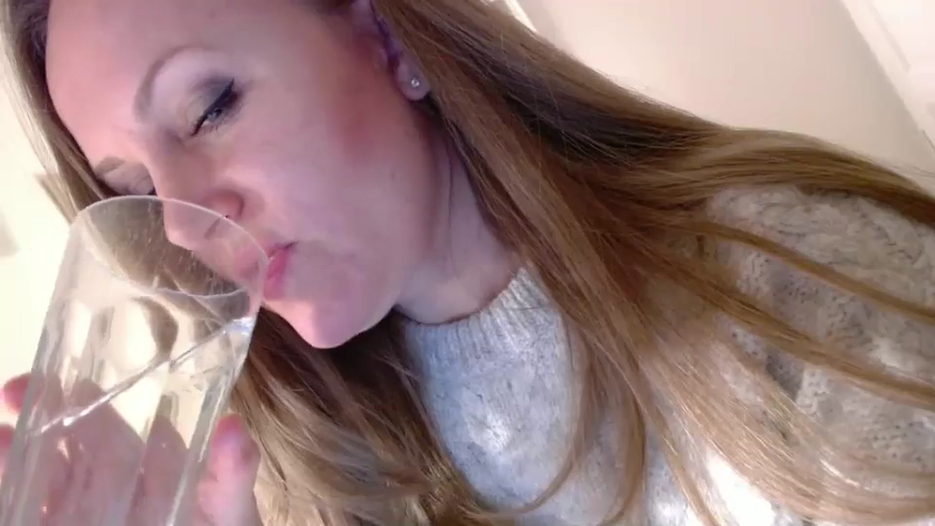 Gallery image thumbnail from JustLily's myfreecams stream on, 01/27/2025, 22:53 image 15 of 20