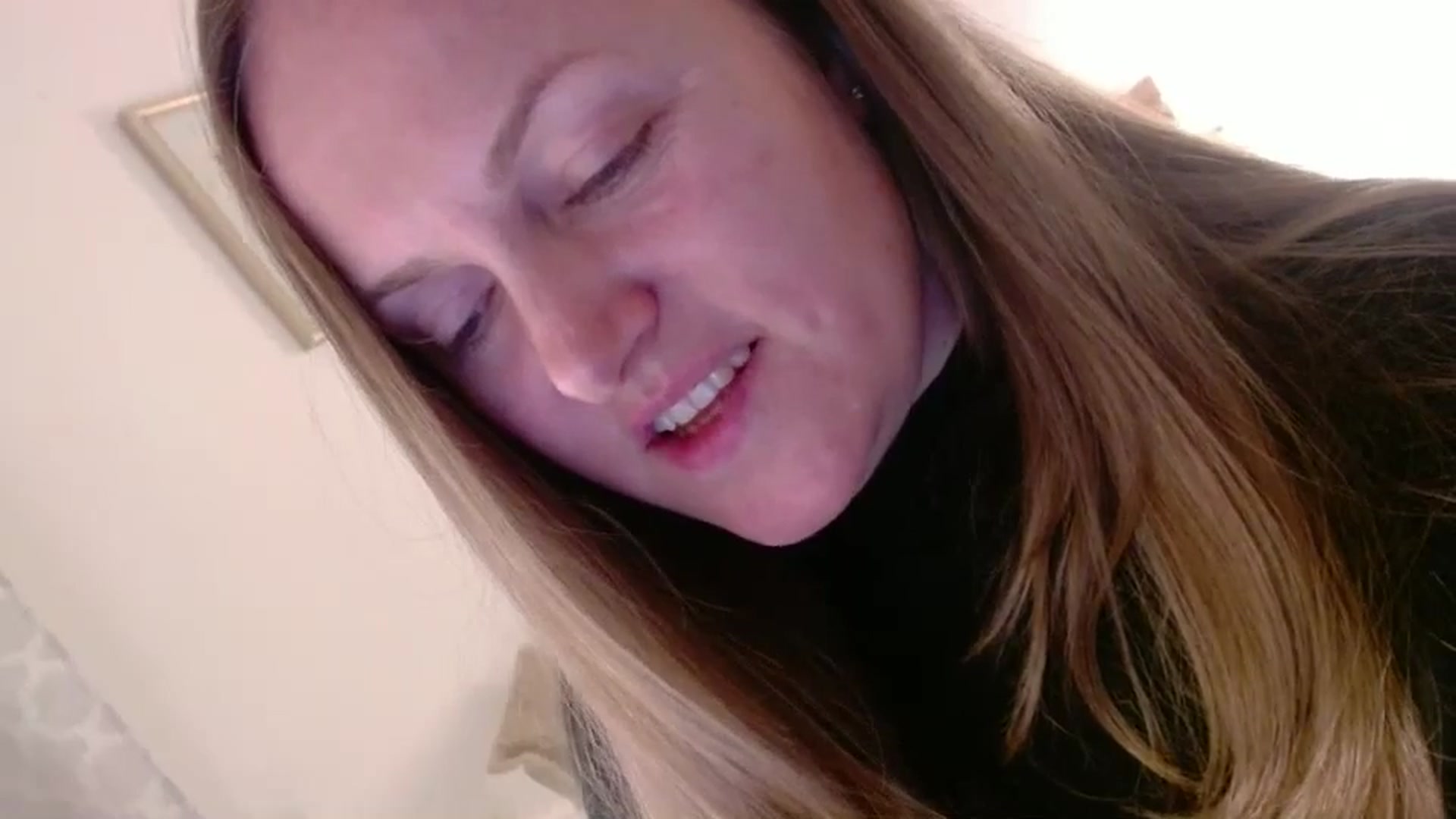 Gallery image thumbnail from JustLily's myfreecams stream on, 02/04/2025, 24:28 image 14 of 20