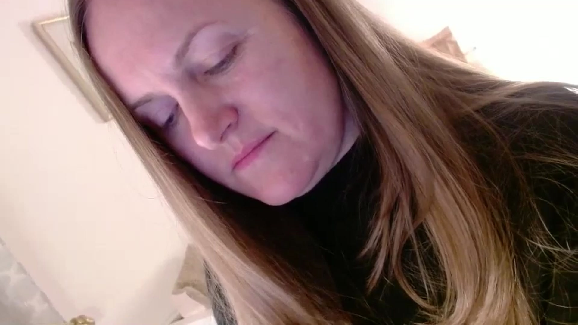 Gallery image thumbnail from JustLily's myfreecams stream on, 02/04/2025, 24:28 image 18 of 20