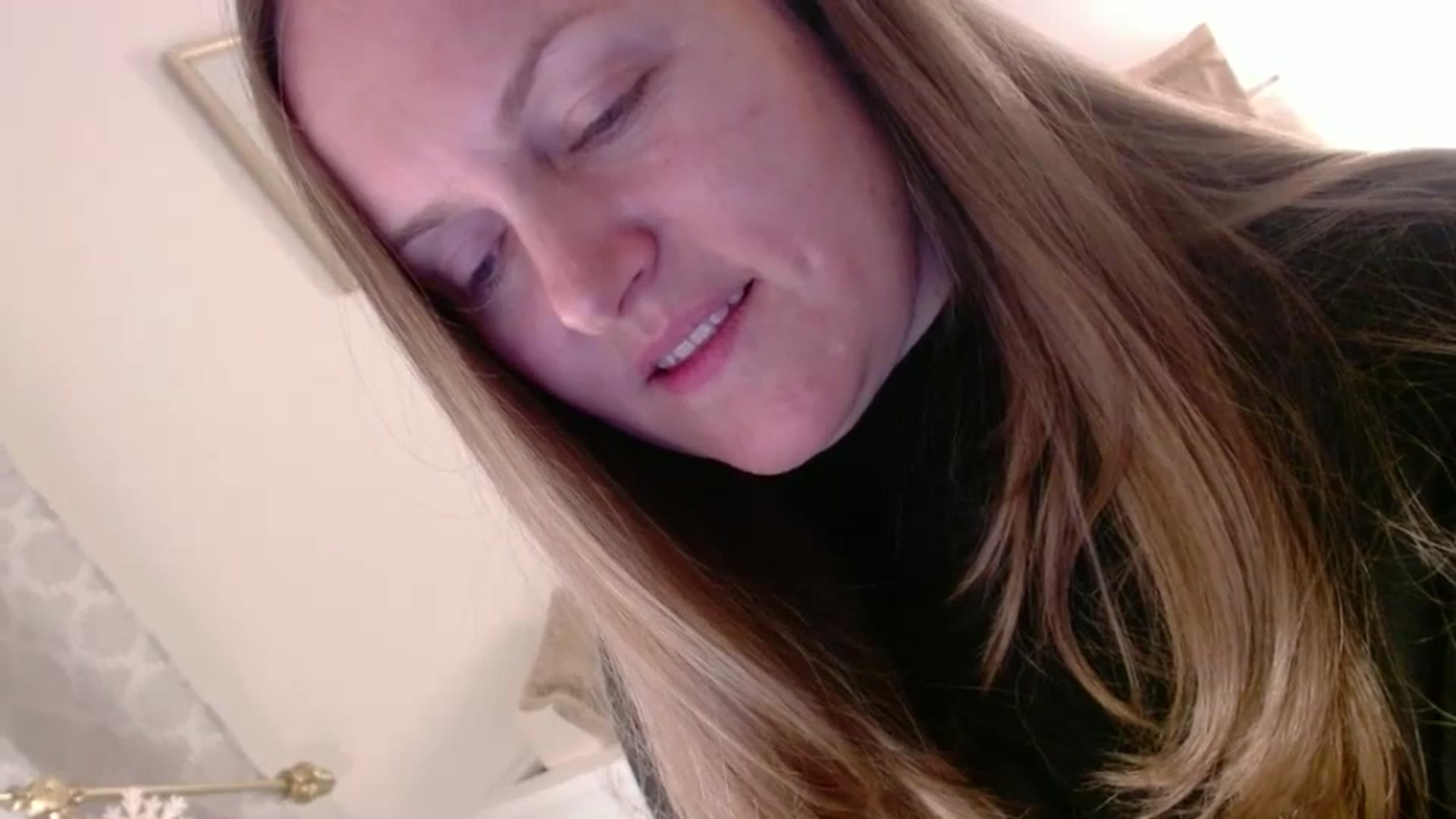 Gallery image thumbnail from JustLily's myfreecams stream on, 02/04/2025, 24:28 image 16 of 20